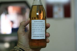 Rượu công sa đẻn Lào 2